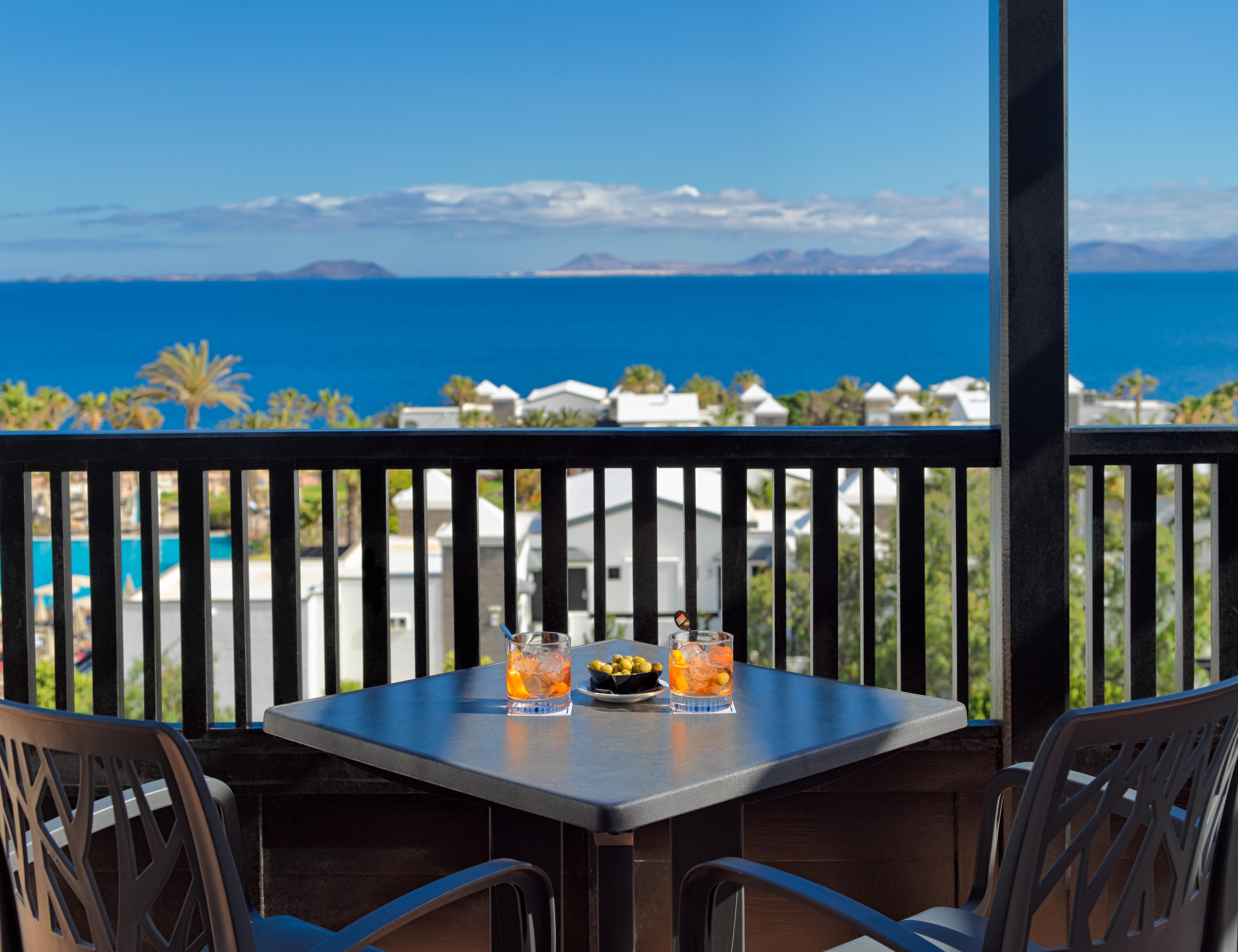 H10 Rubicón Palace Playa Blanca  Exterior foto View from the balcony of a suite at the resort