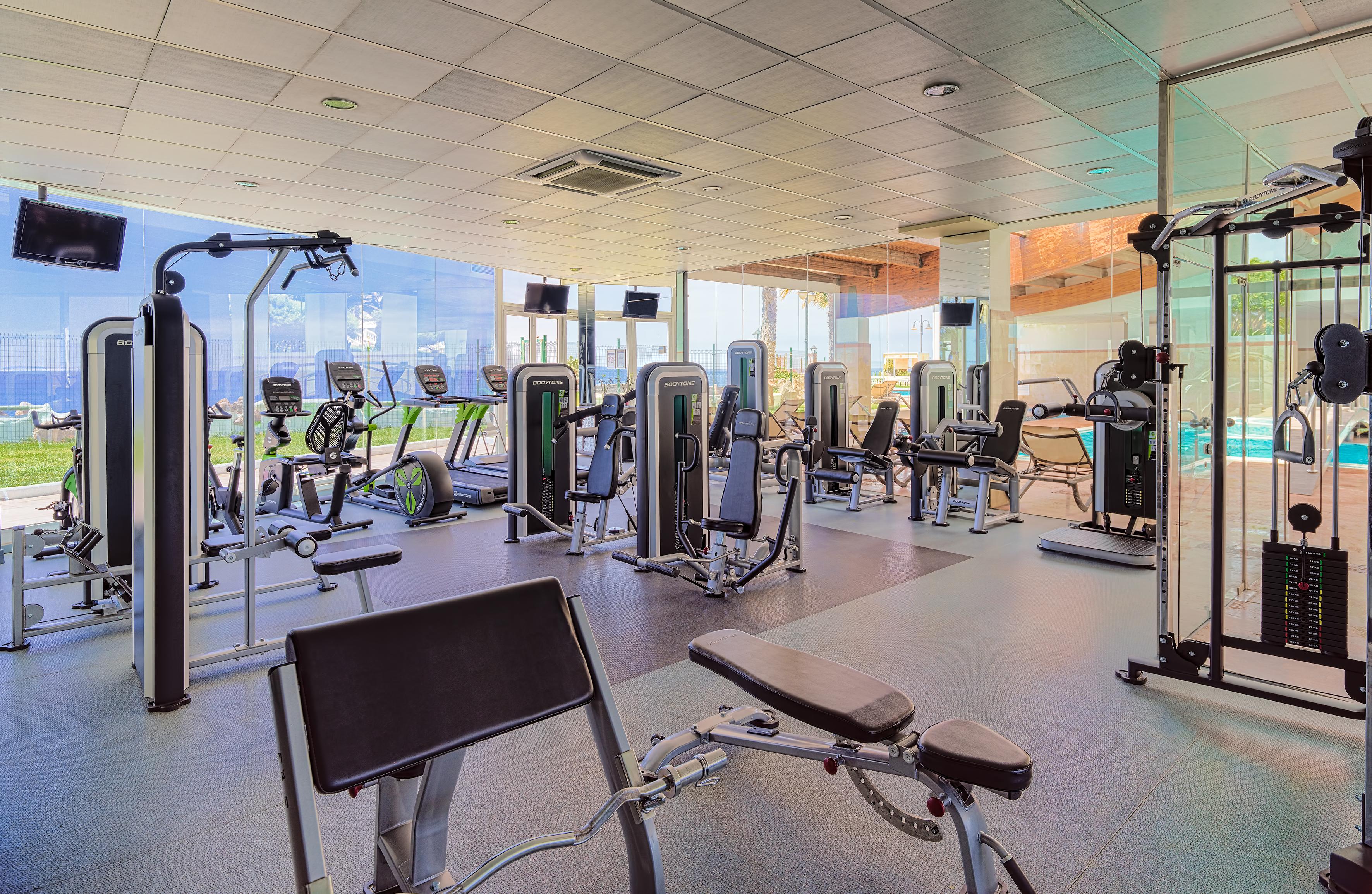 H10 Rubicón Palace Playa Blanca  Exterior foto The gym at the hotel