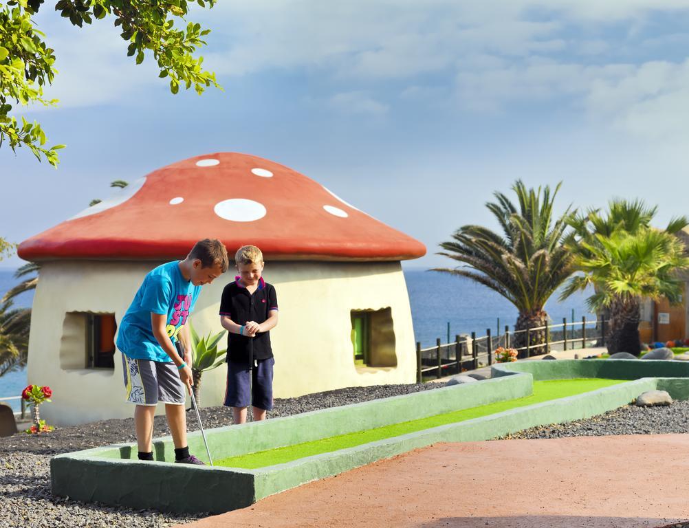 H10 Rubicón Palace Playa Blanca  Exterior foto Miniature golf in Tenerife, Spain